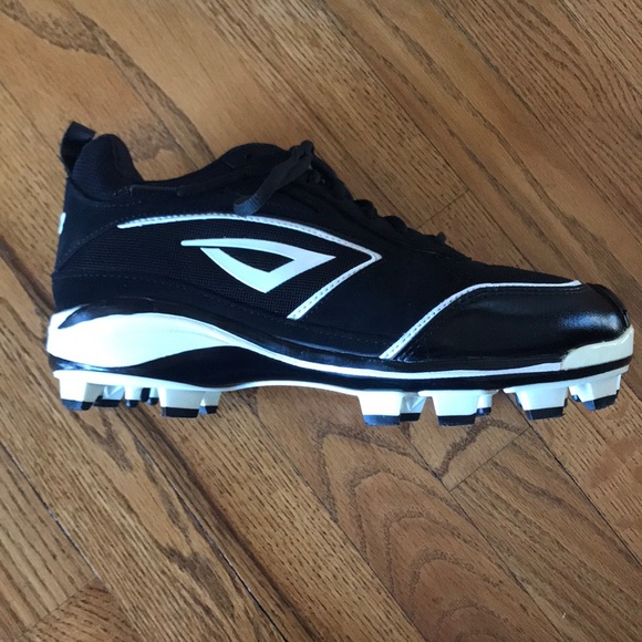 3n2 turf shoe with pitching toe